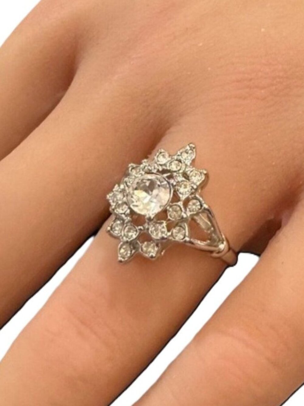 Vintage Uncas Ring Signed Silver Tone Size 6.5 Cocktail Statement Floral Design